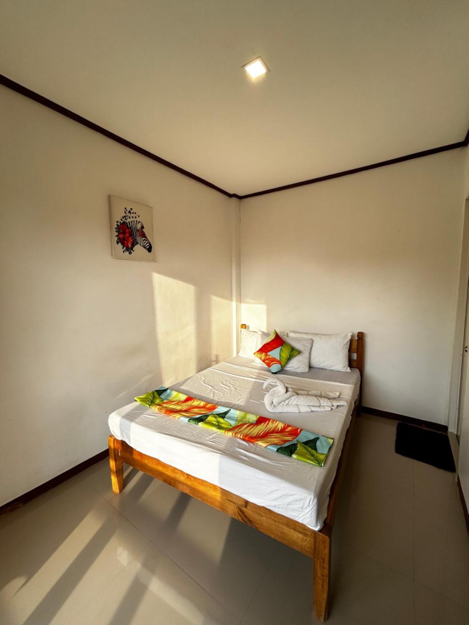 Brenmariel Tourist Inn Ел Нидо Екстериор снимка
