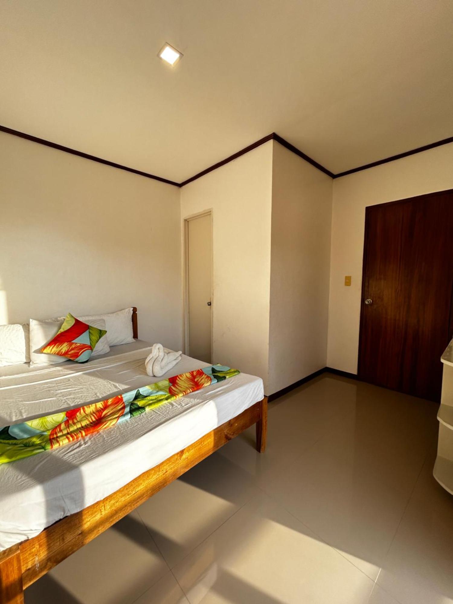 Brenmariel Tourist Inn Ел Нидо Екстериор снимка