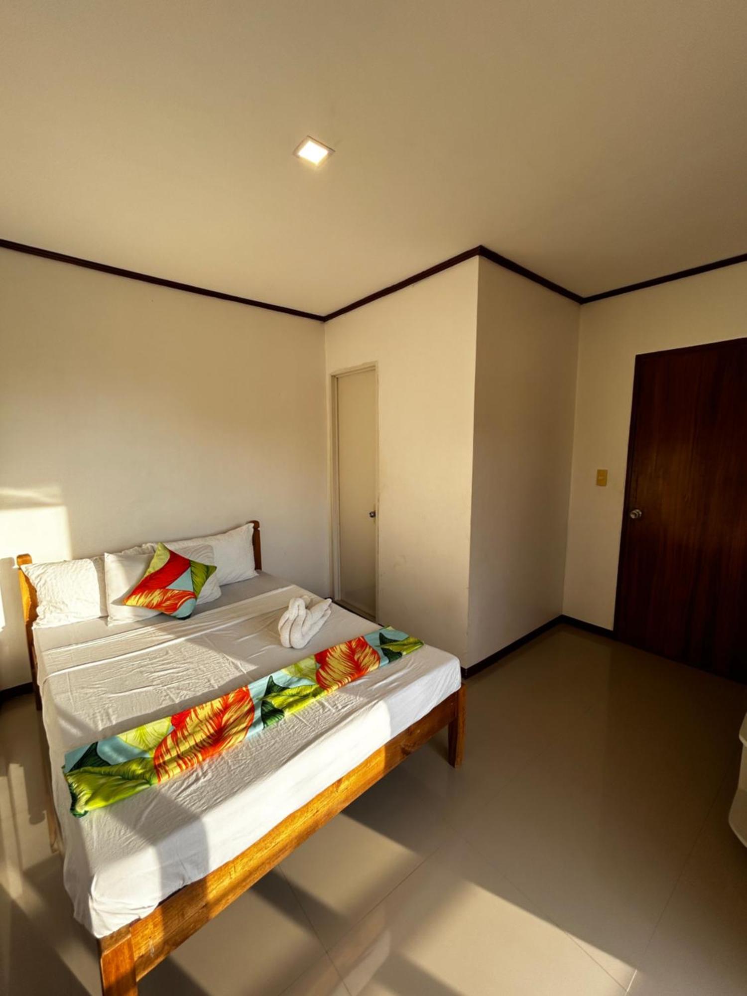 Brenmariel Tourist Inn Ел Нидо Екстериор снимка